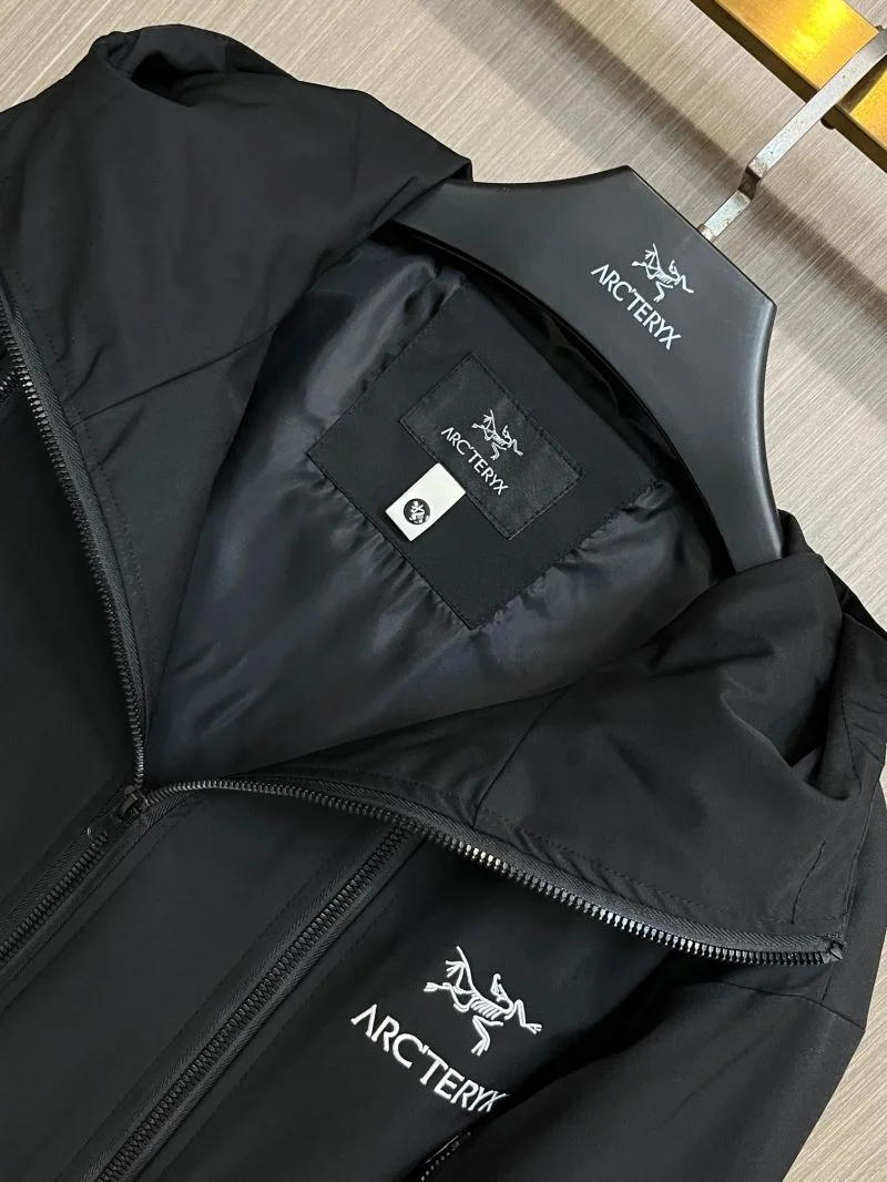 TechFriendly Arcteryx Outwear 163289