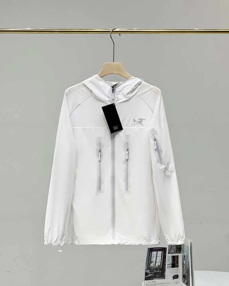 Arcteryx Outwear Sporty 163251