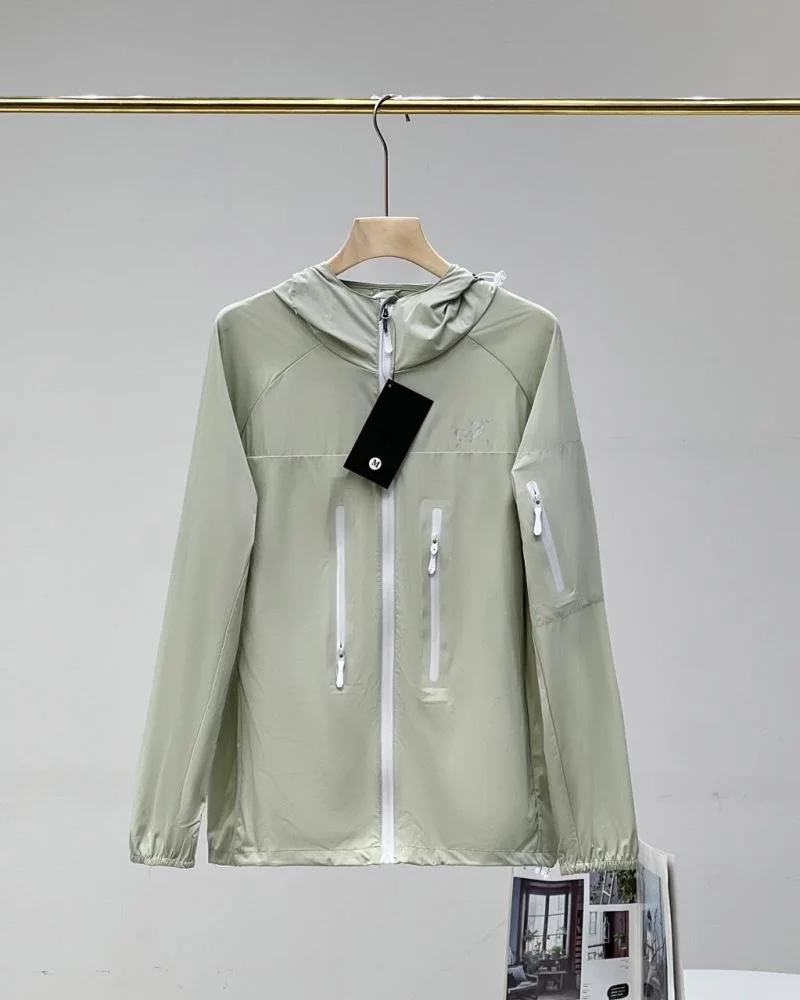 Arcteryx Outwear Sporty 163251