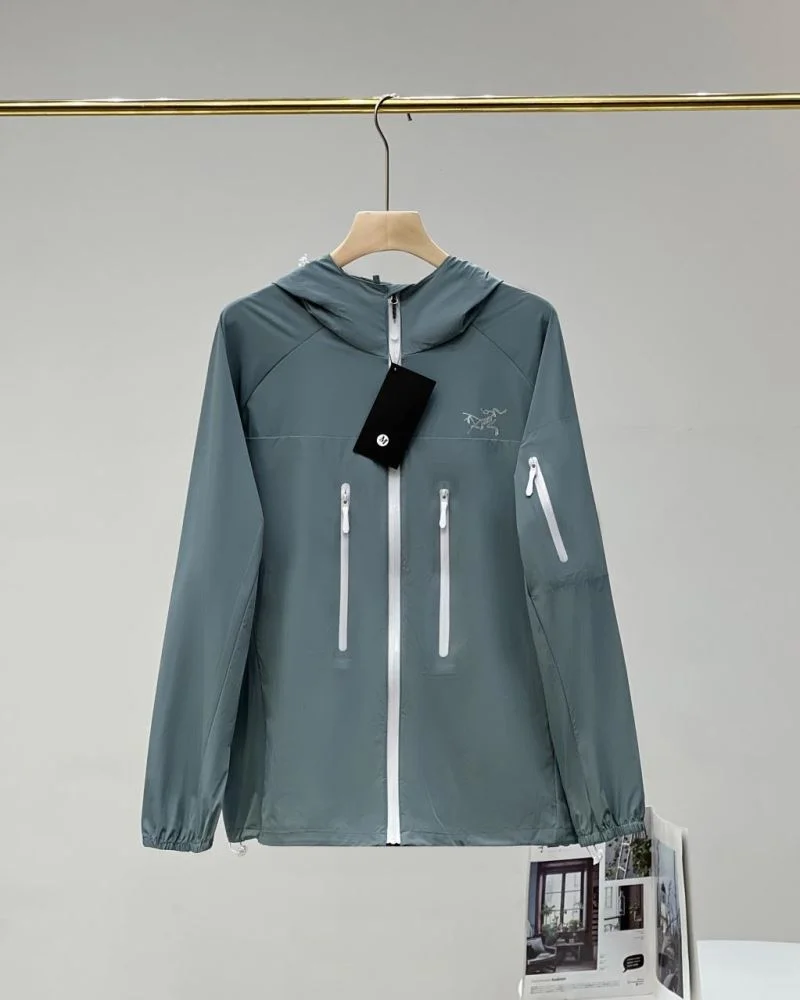 Arcteryx Outwear Sporty 163251