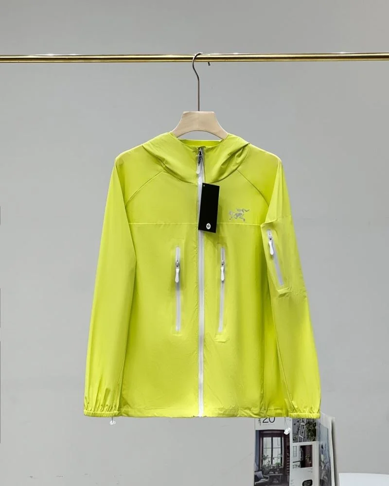 Arcteryx Outwear Sporty 163251
