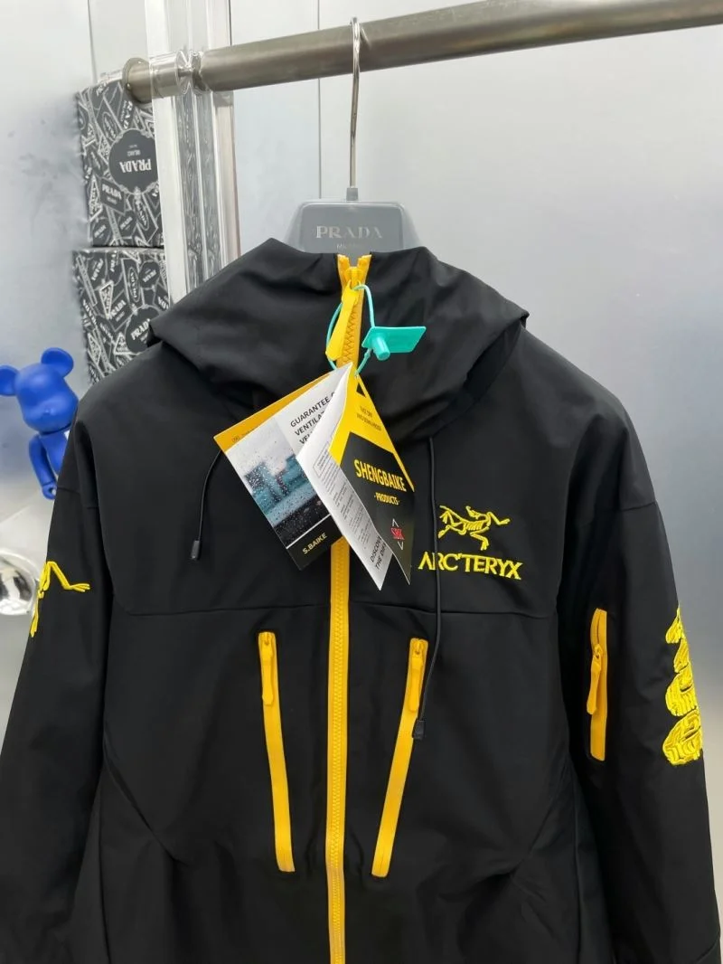Resilient Arcteryx Outwear 163240
