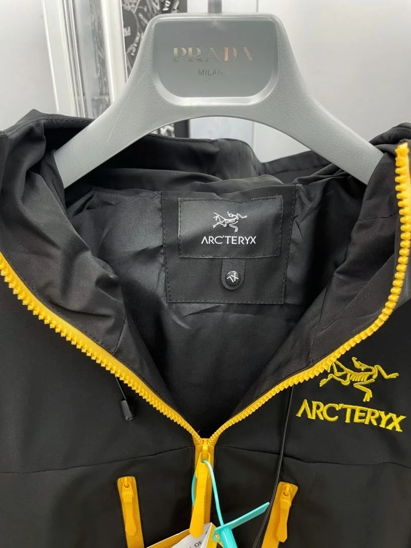 Resilient Arcteryx Outwear 163240