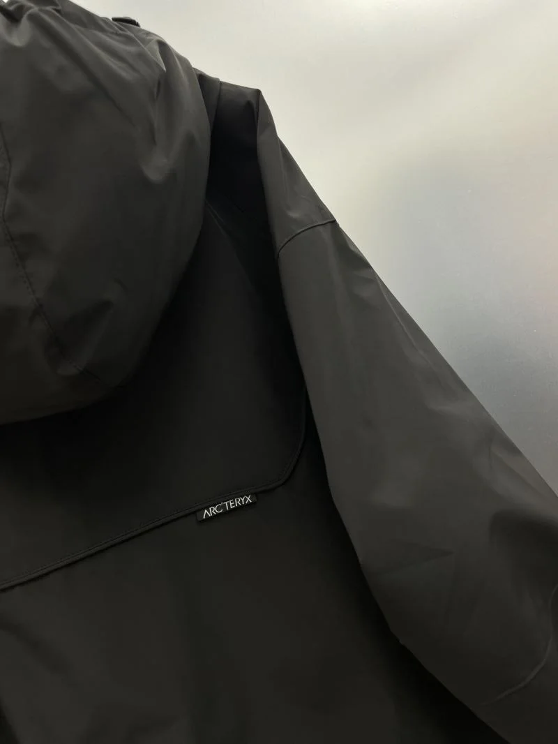 Arcteryx Outwear Sporty 163278