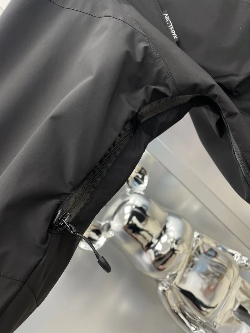 Arcteryx Outwear Sporty 163278
