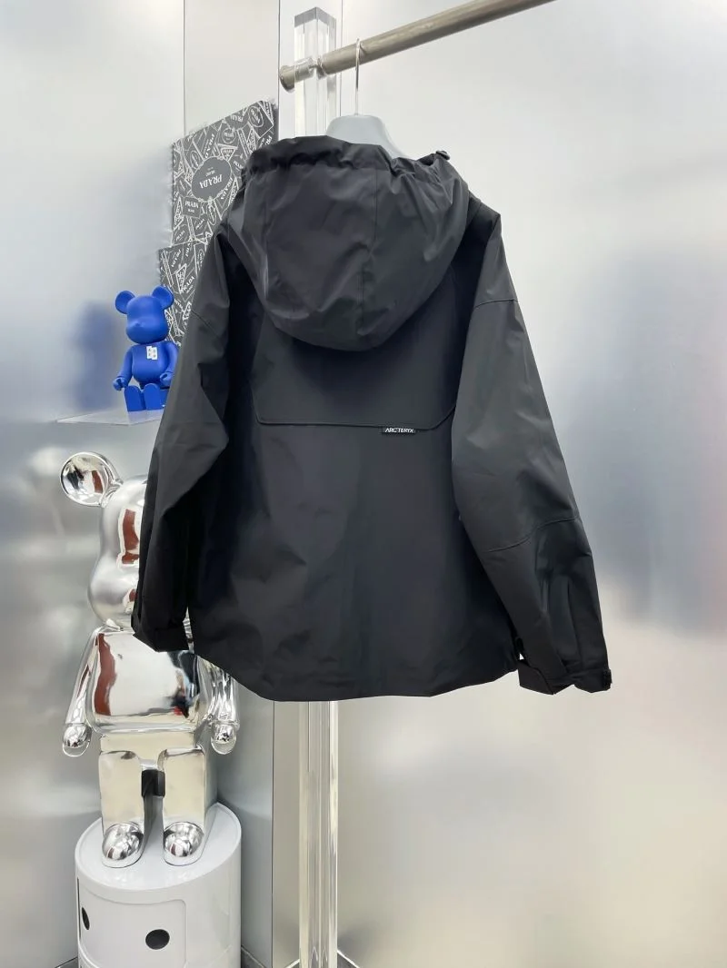 Arcteryx Outwear Sporty 163278
