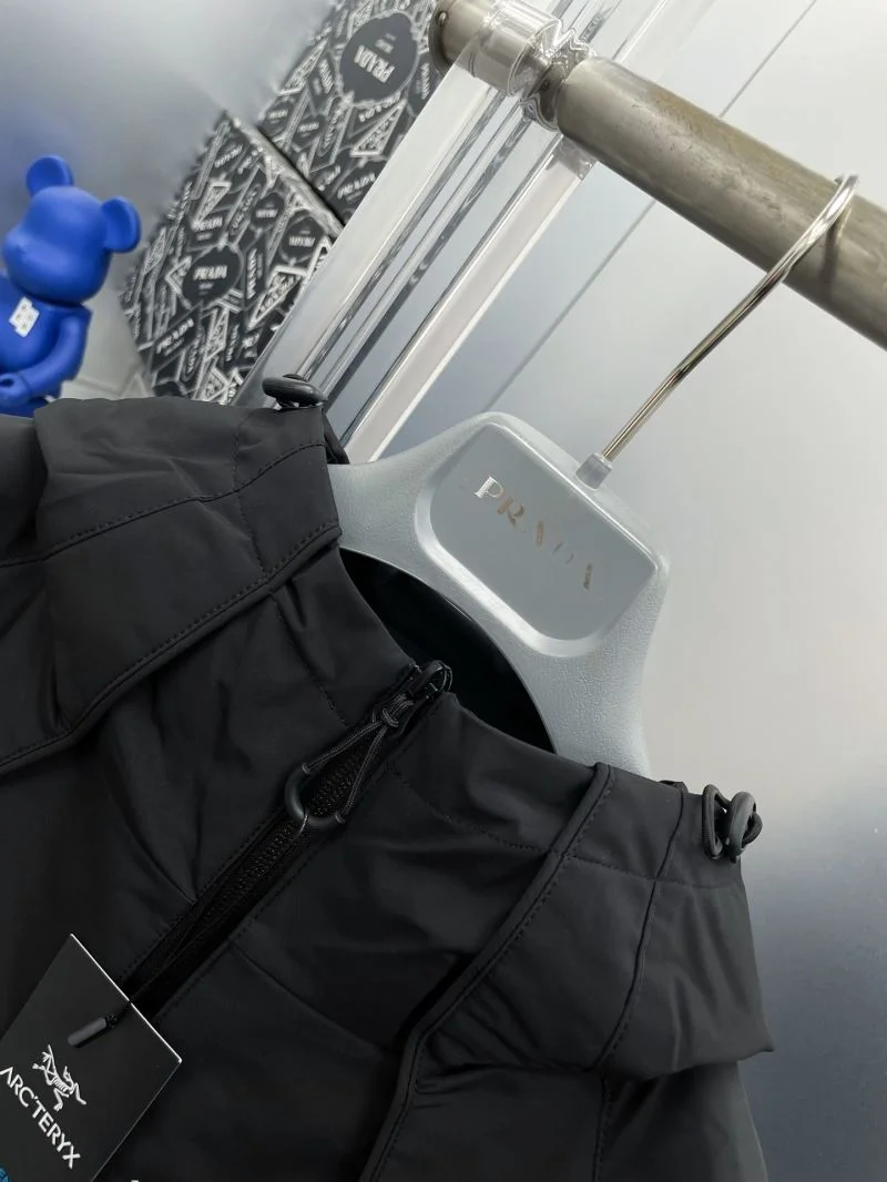 Arcteryx Outwear Sporty 163278