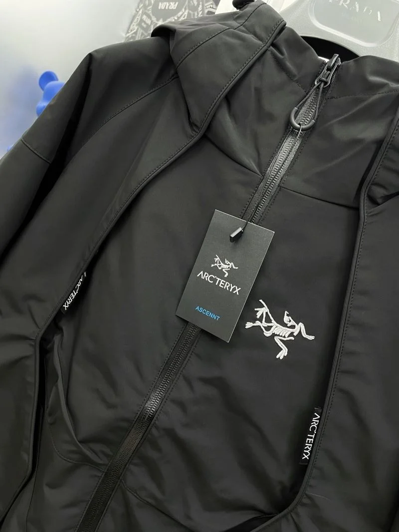 Arcteryx Outwear Sporty 163278