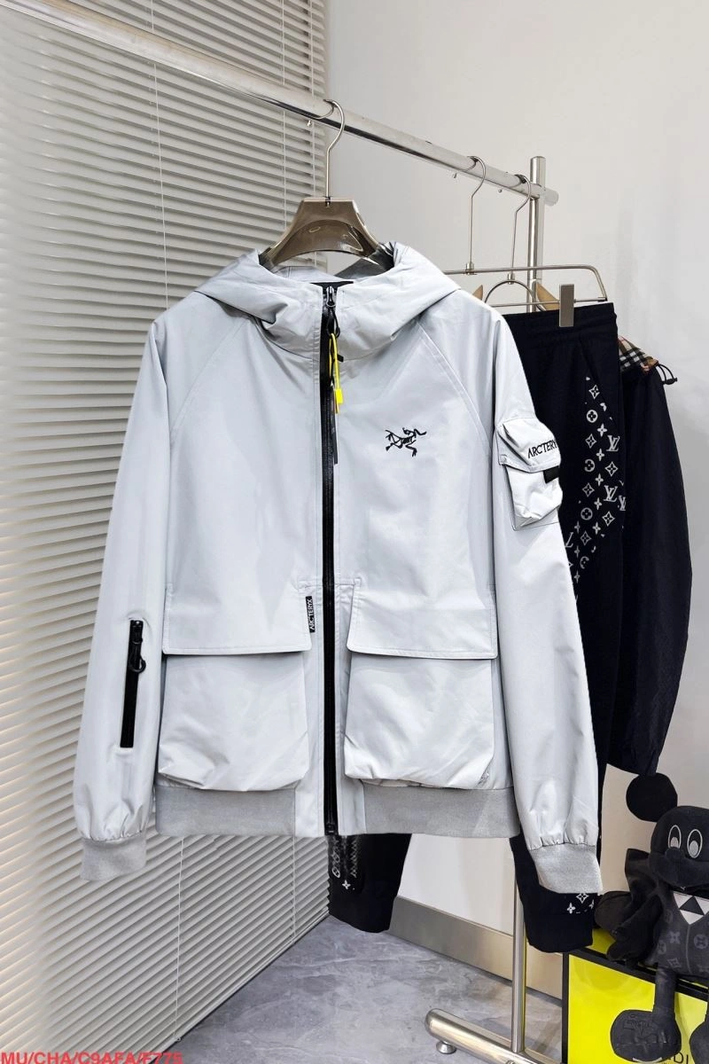 Arcteryx Outwear Minimalist 162185