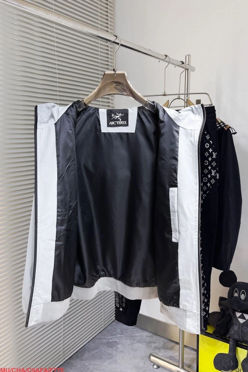 Arcteryx Outwear Minimalist 162185