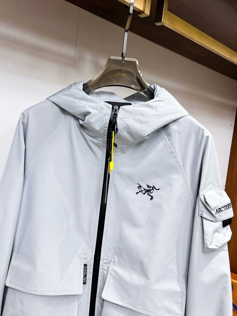 Arcteryx Outwear Minimalist 162185