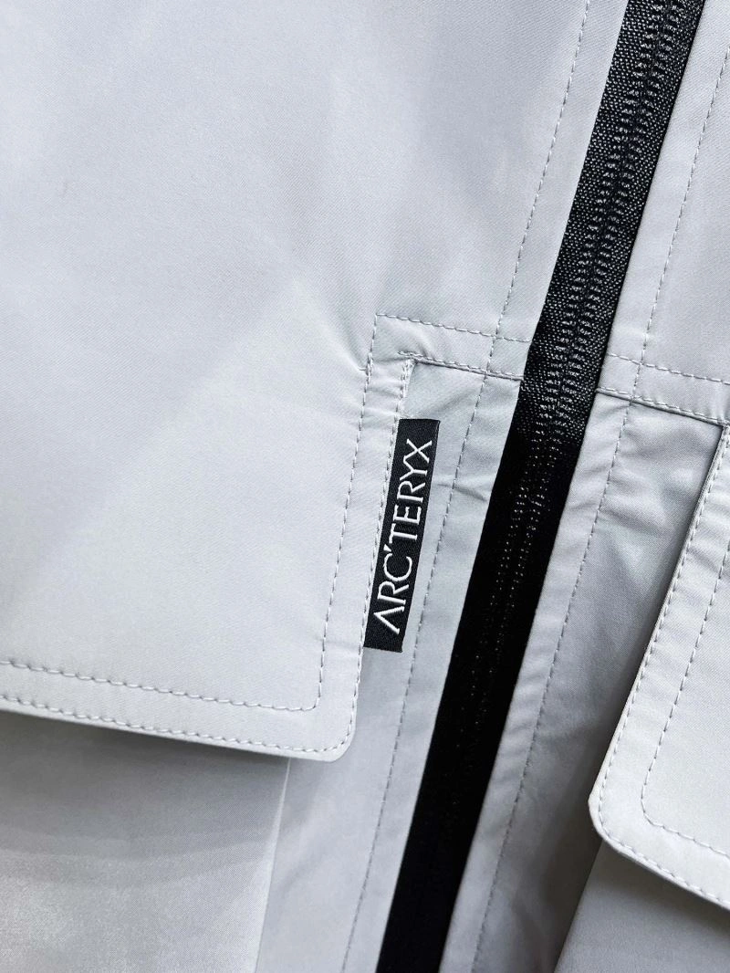 Arcteryx Outwear Minimalist 162185