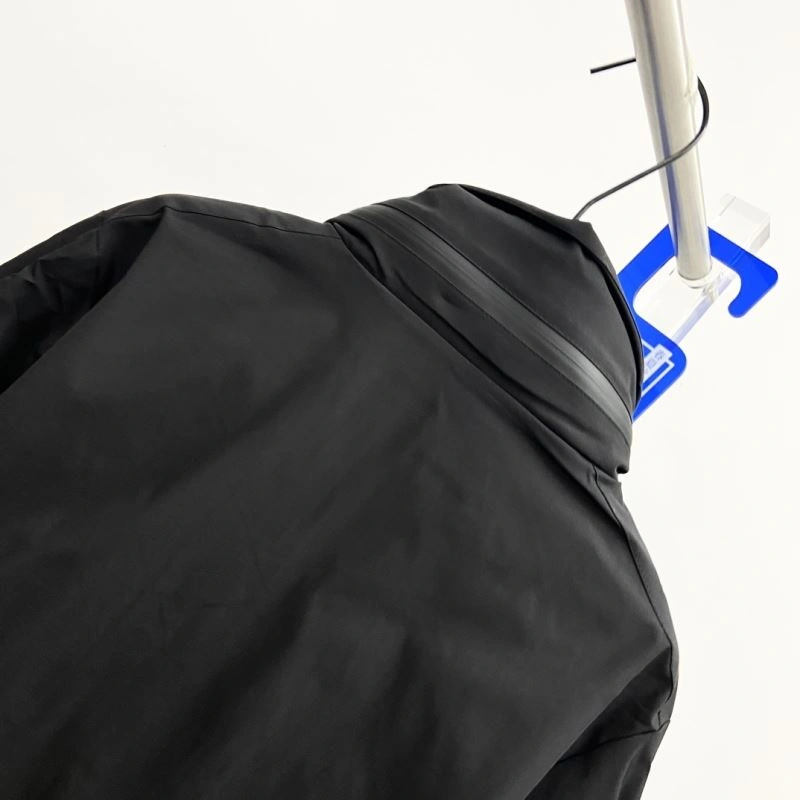 Arcteryx Outwear Sleek 162176