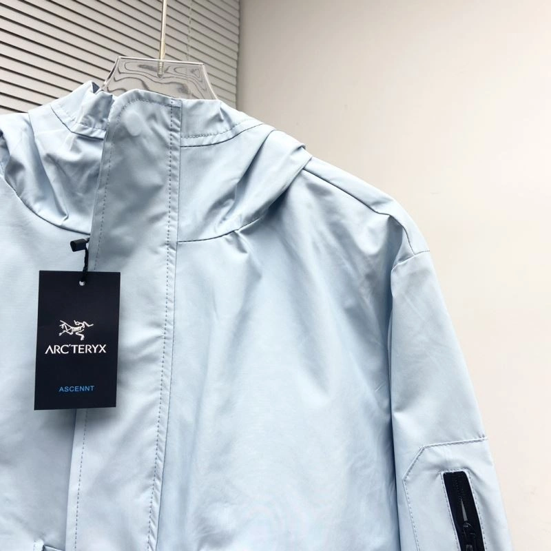 Arcteryx Outwear Stretchable 162244