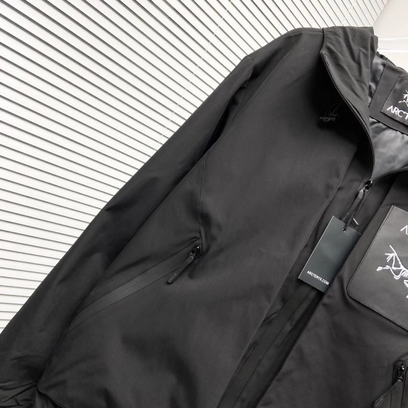 Versatile Arcteryx Outwear 162170