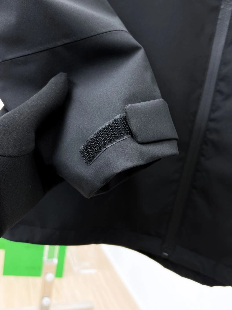 Resilient Arcteryx Outwear 162159