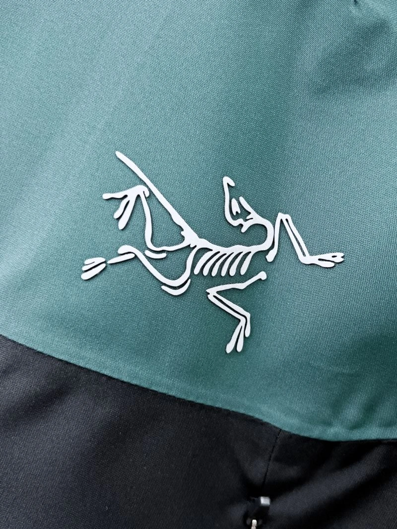 Arcteryx Outwear Breathable 162157