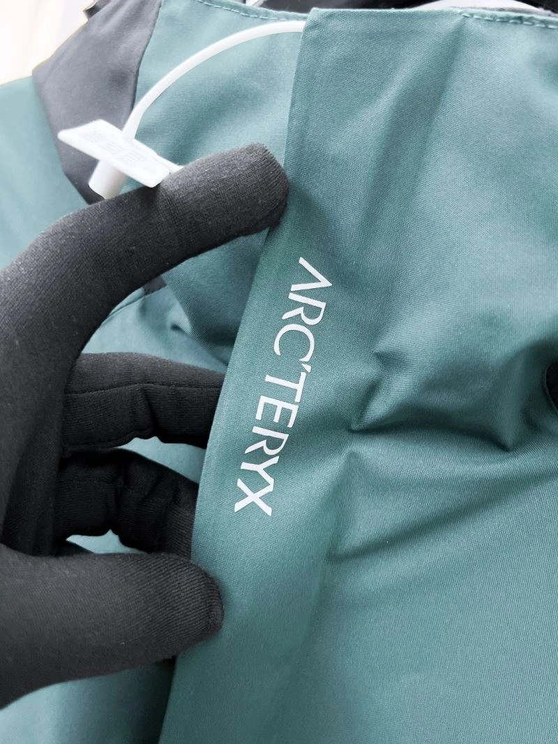 Arcteryx Outwear Breathable 162157