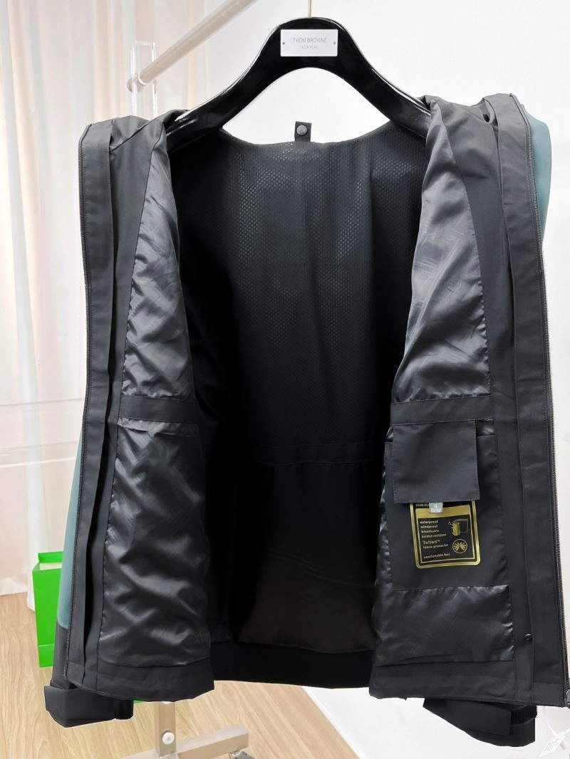 Arcteryx Outwear Breathable 162157