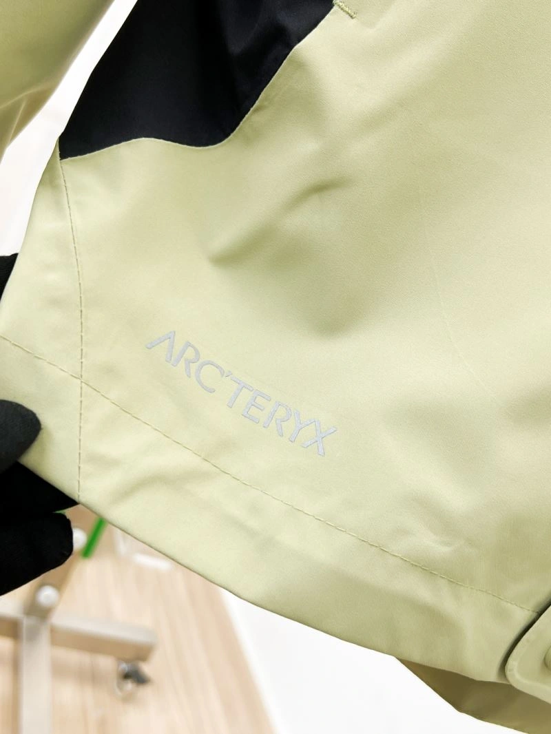 Arcteryx Outwear ComfortFit 162148