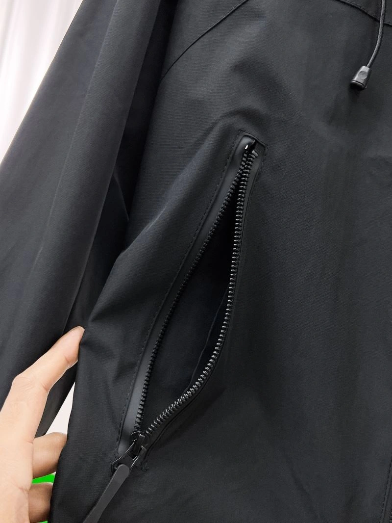 Vibrant Arcteryx Outwear 162183