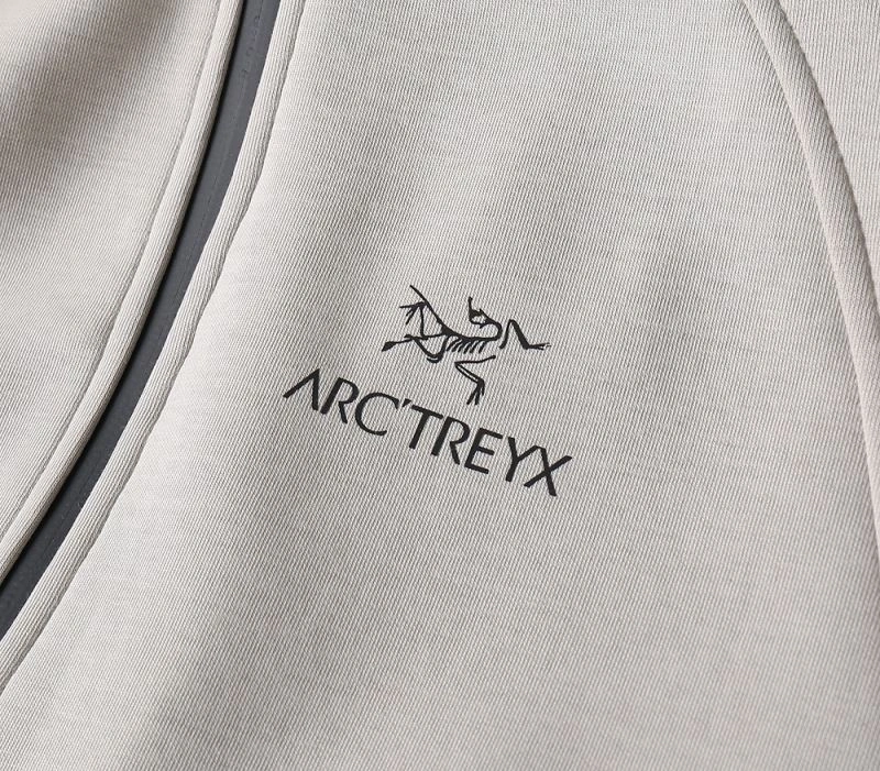 Neat Arcteryx Outwear 162127