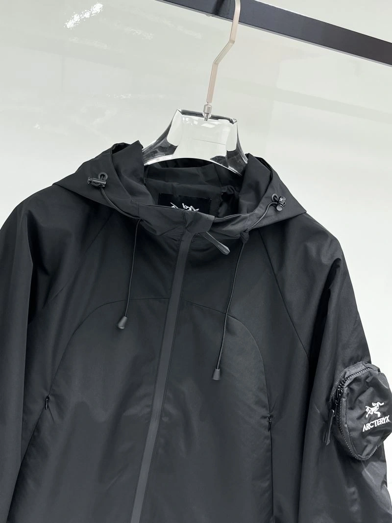 Arcteryx Outwear Sporty 162163