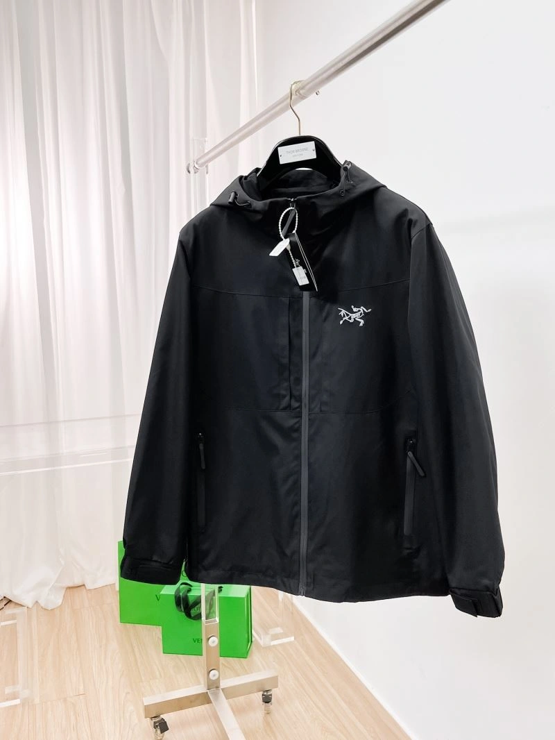 Arcteryx Outwear Breathable 162063