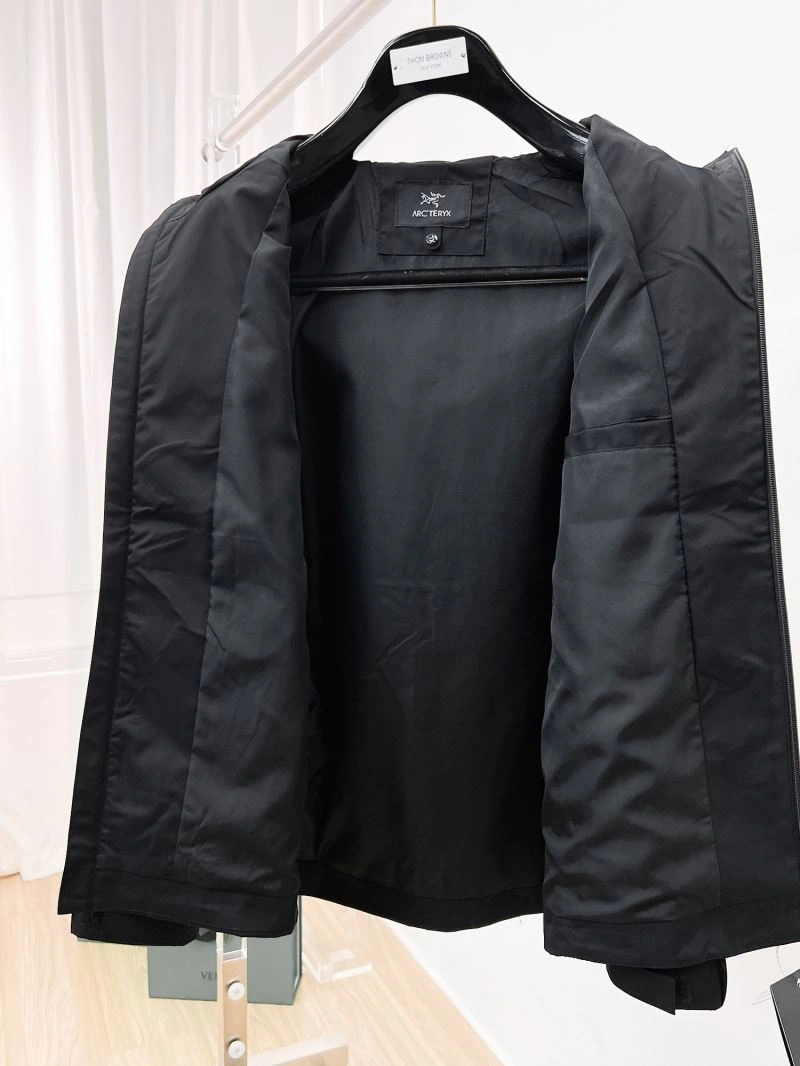 Arcteryx Outwear Breathable 162063