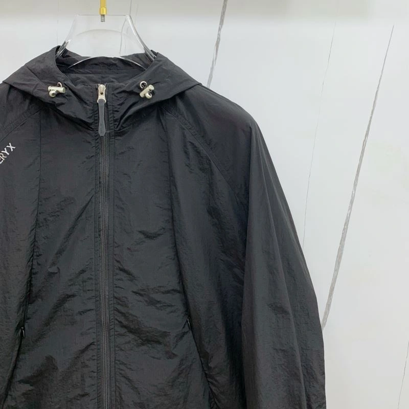 Arcteryx Outwear Breathable 161178
