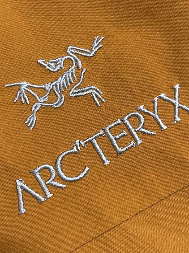 Arcteryx Outwear Lightweight 161142