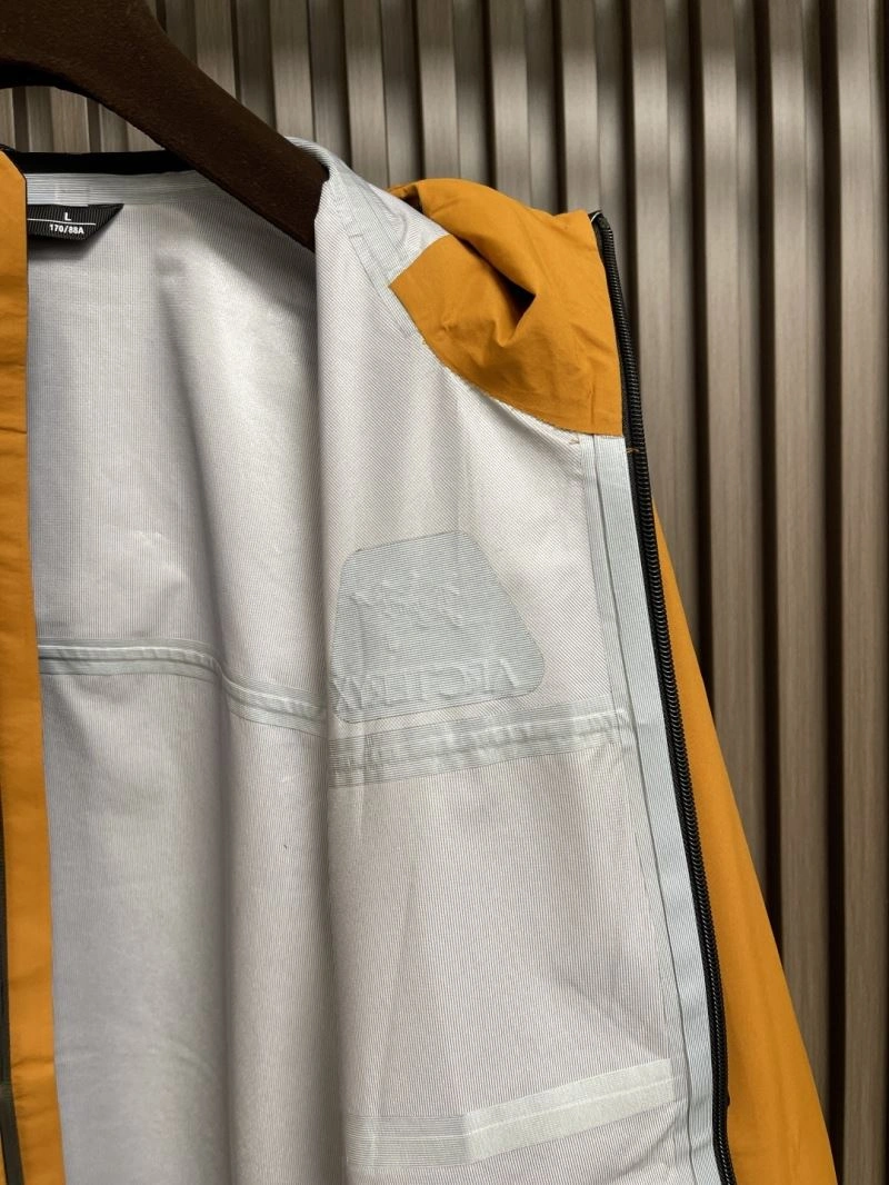 Arcteryx Outwear Lightweight 161142