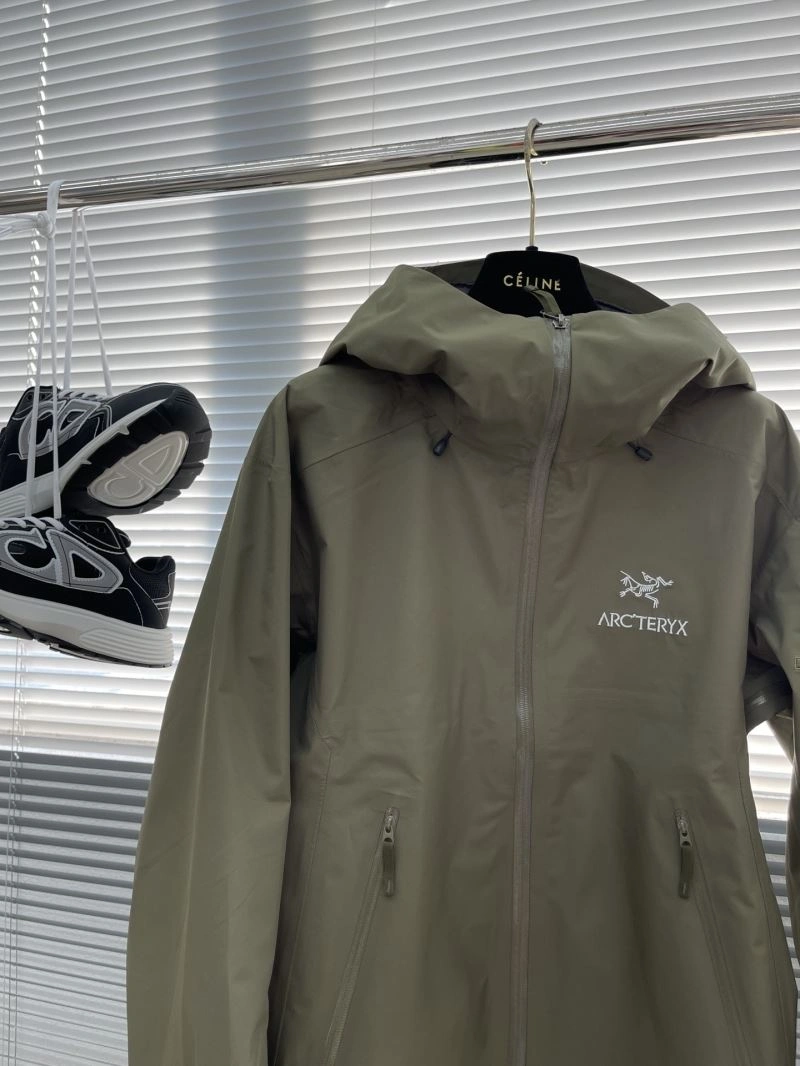 Snug Arcteryx Outwear 161124