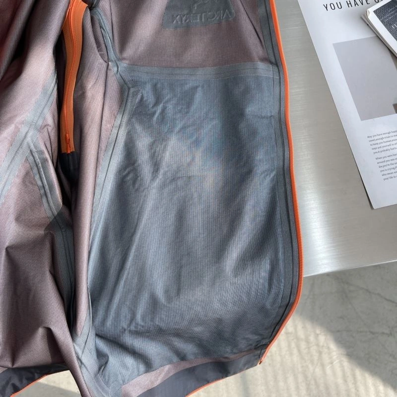 Arcteryx Outwear Refined 161123