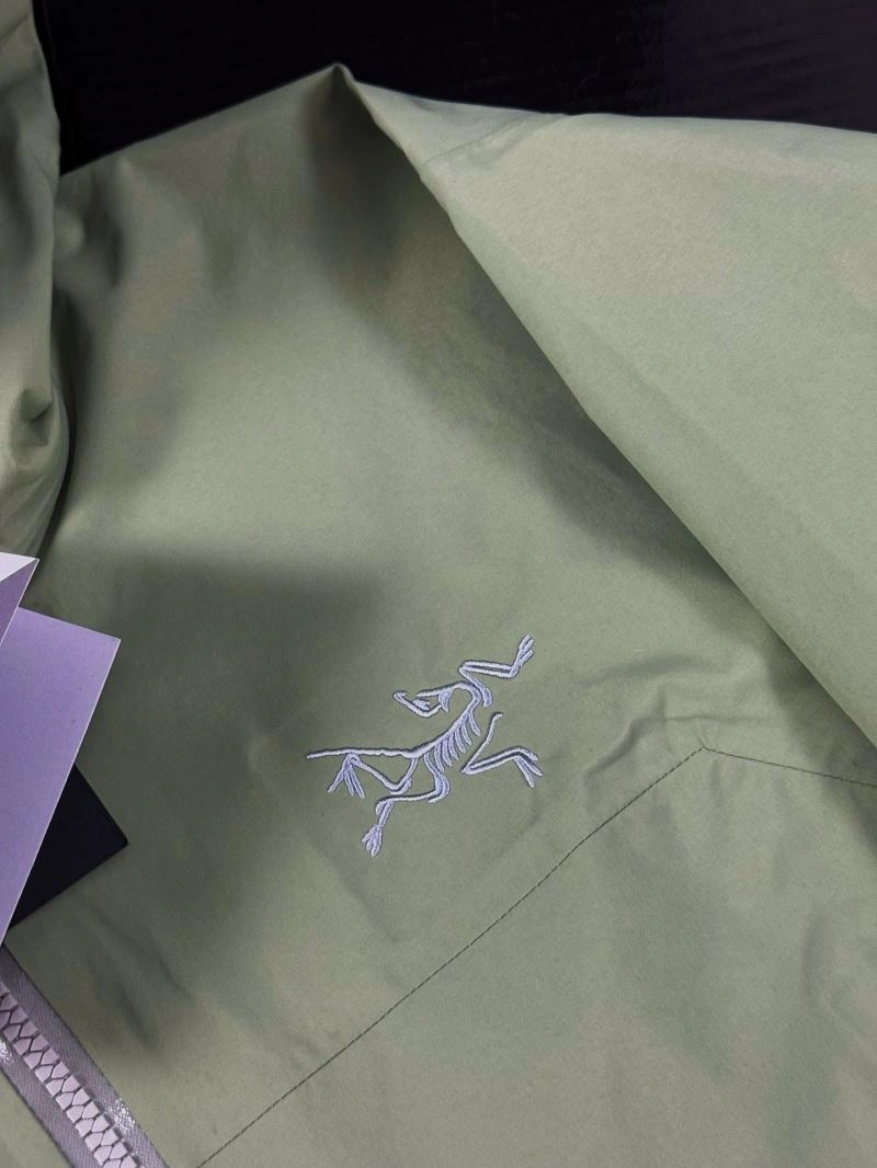 Arcteryx Outwear Sleek 159829