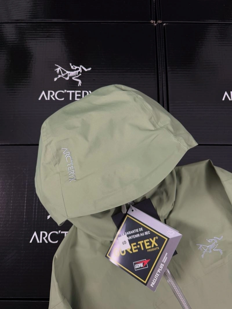 Arcteryx Outwear Sleek 159829