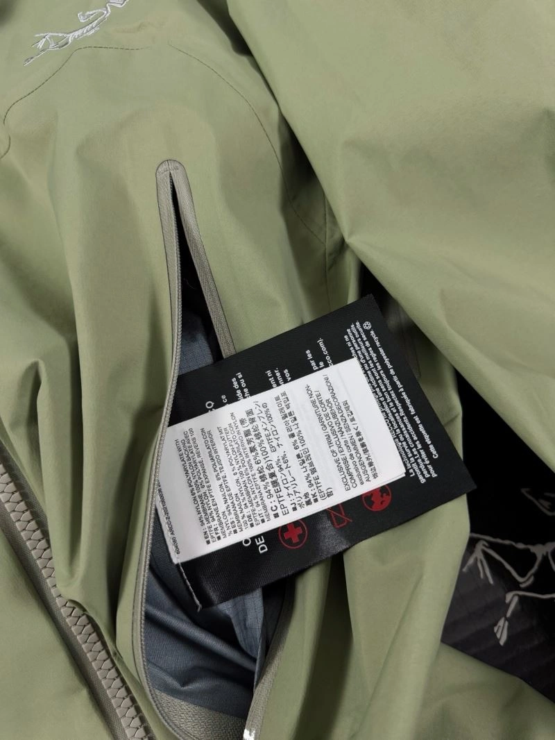 Arcteryx Outwear Sleek 159829