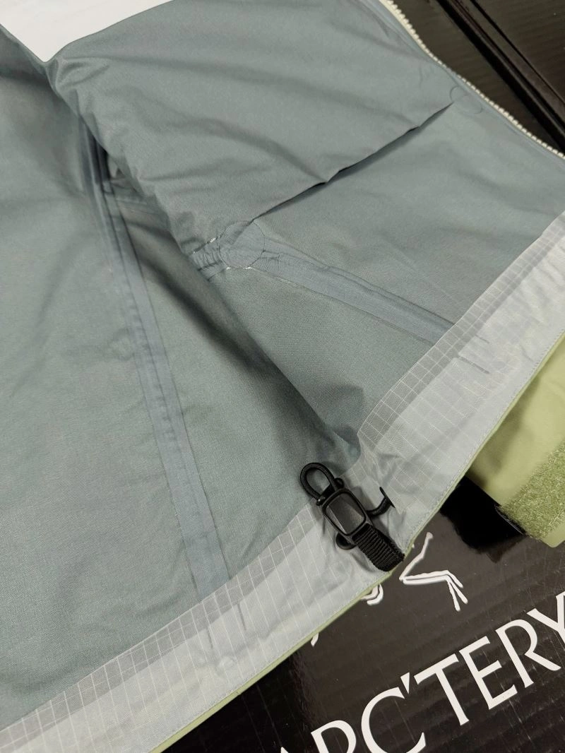 Arcteryx Outwear Sleek 159829