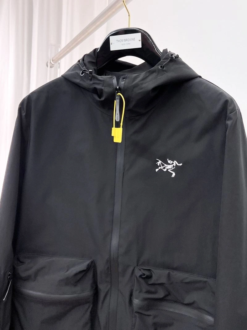 Arcteryx Outwear MoistureWicking 158866