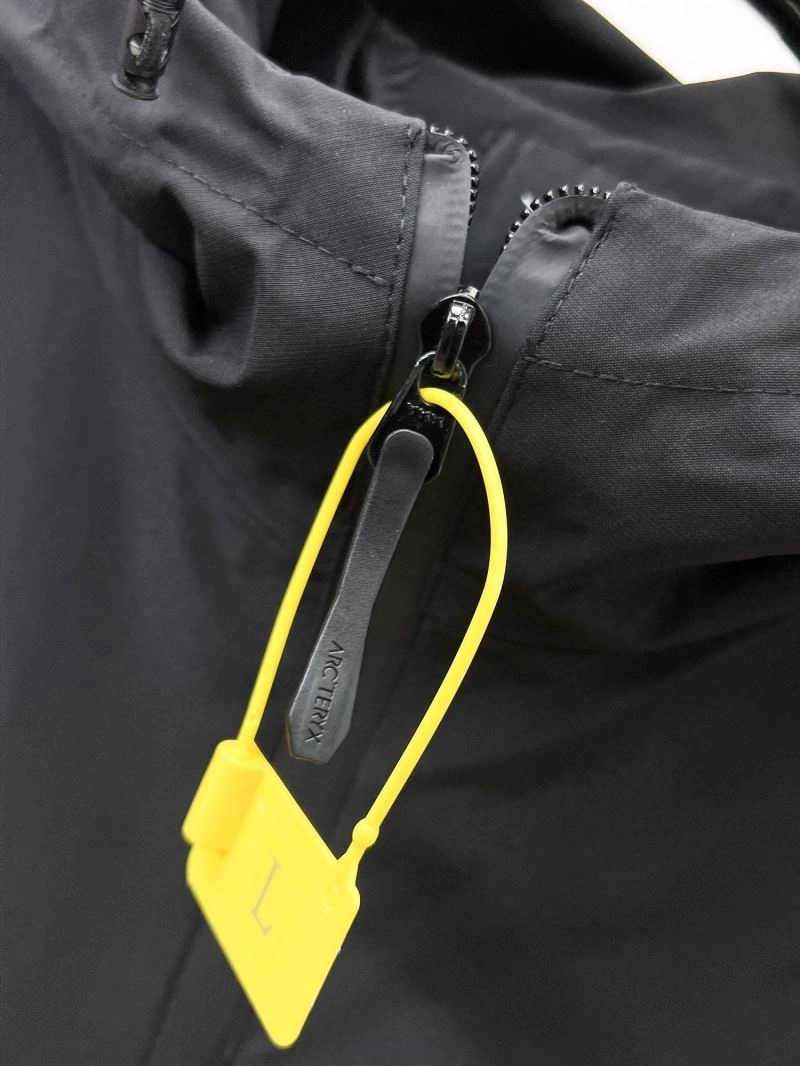 Arcteryx Outwear MoistureWicking 158866