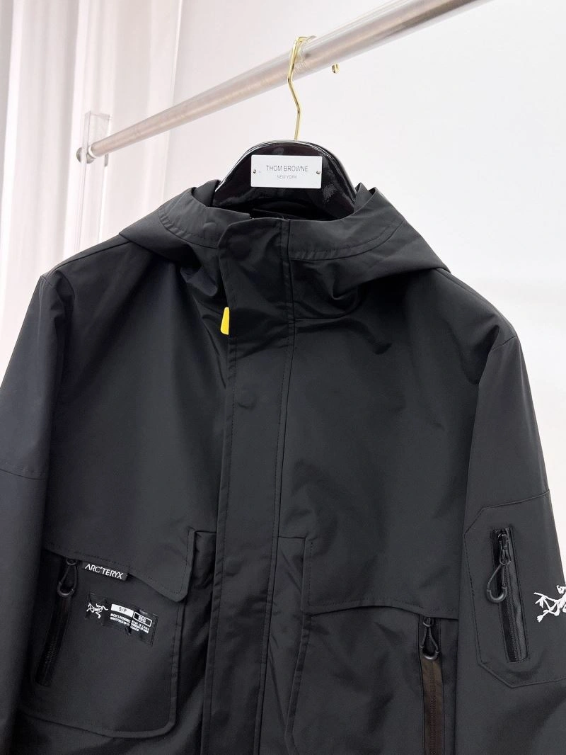 Arcteryx Outwear Stretchable 158830