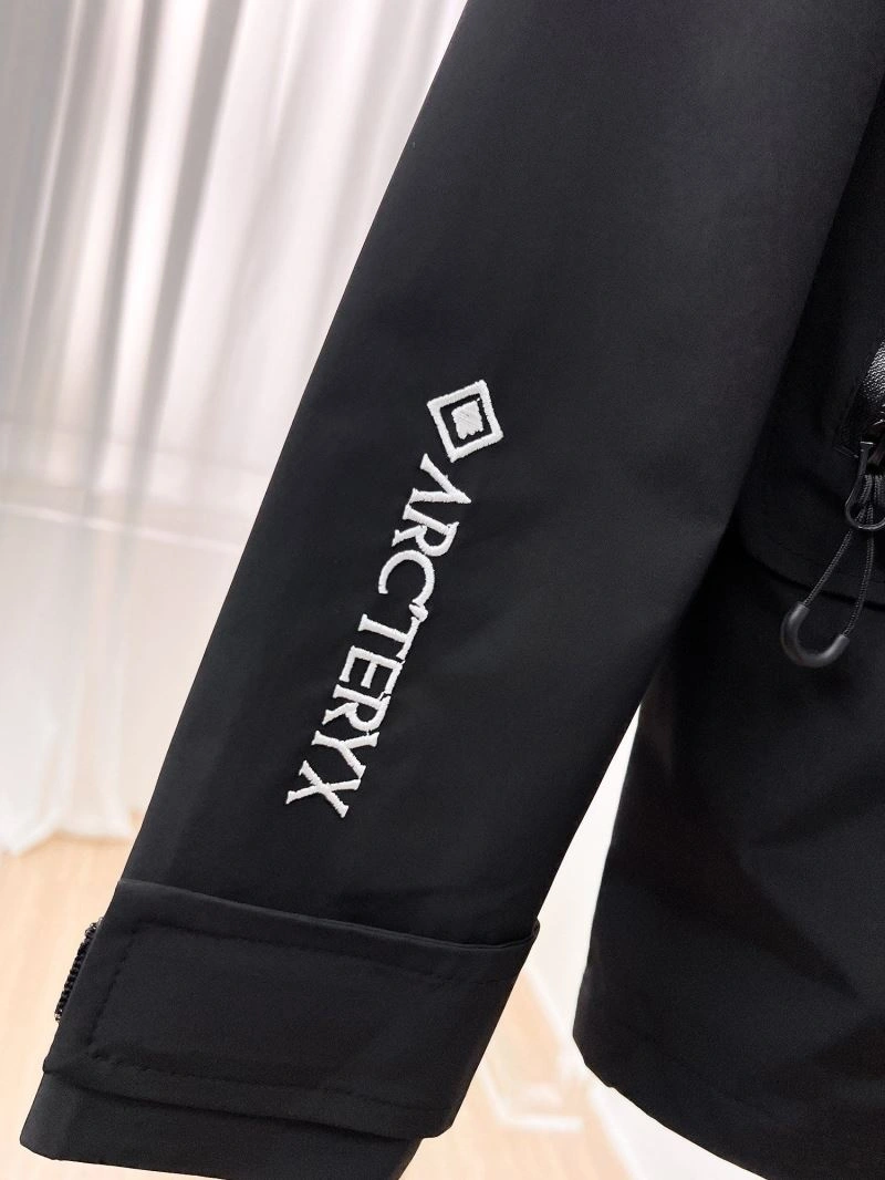 Arcteryx Outwear Stretchable 158830
