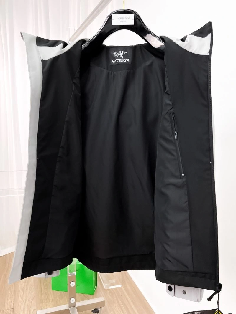 Snug Arcteryx Outwear 158823