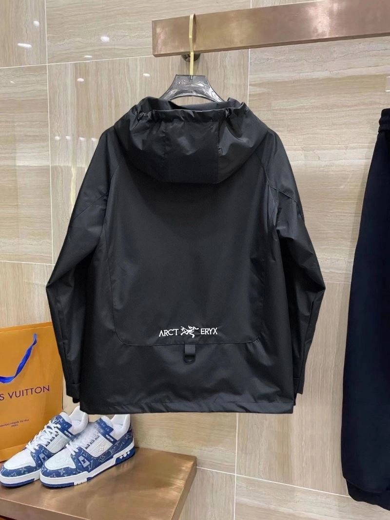 Versatile Arcteryx Outwear 158853
