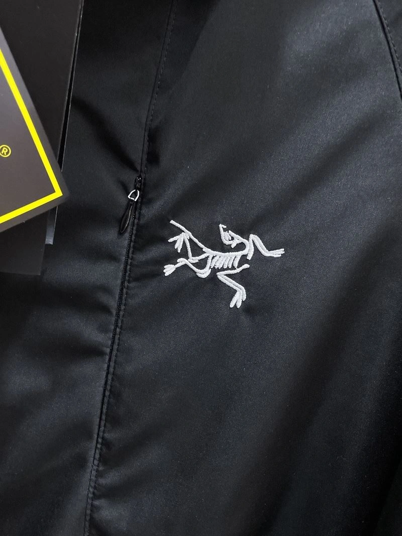 Versatile Arcteryx Outwear 158853