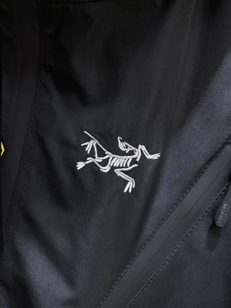 Vibrant Arcteryx Outwear 158811