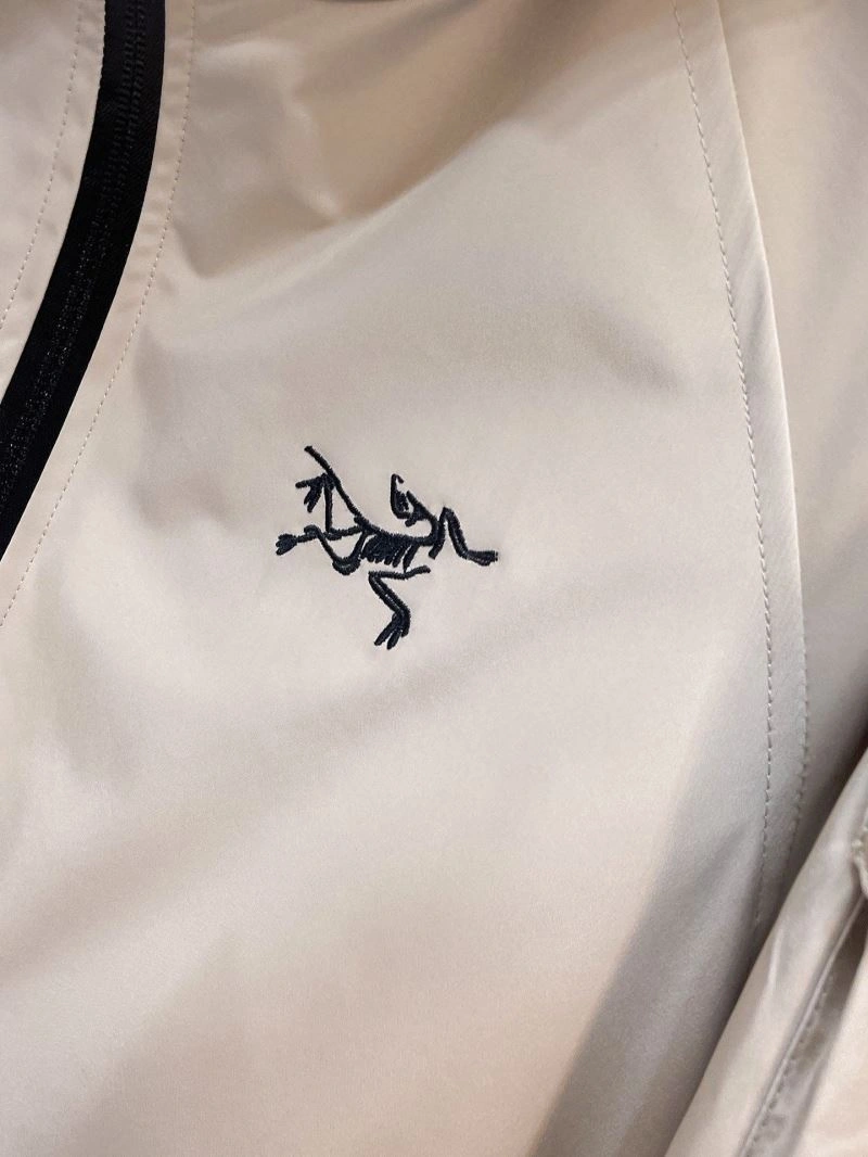 Arcteryx Outwear WrinkleFree 158805
