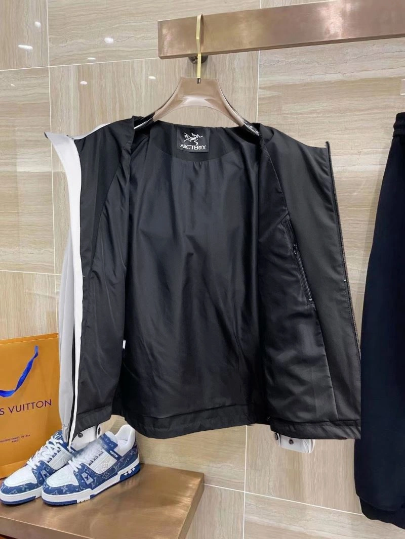 Snug Arcteryx Outwear 158807