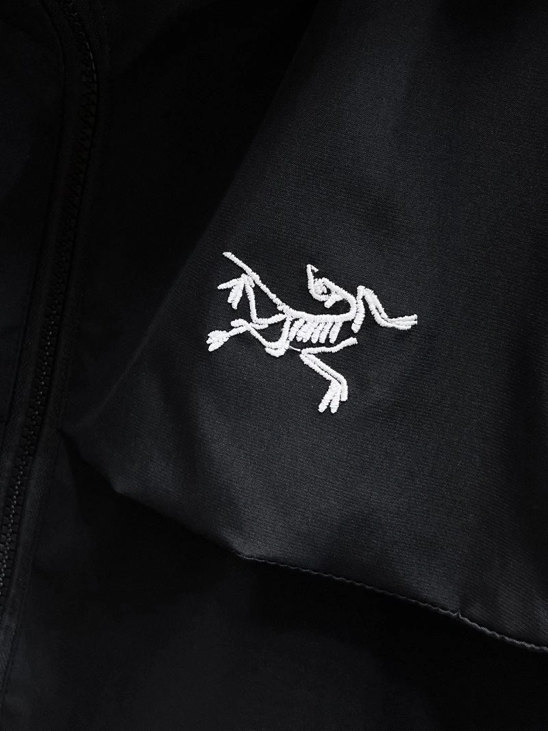 Arcteryx Outwear Breathable 158797