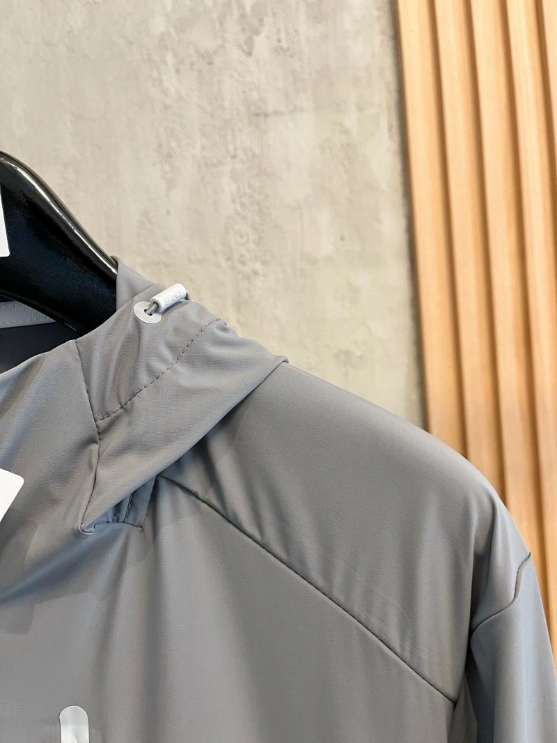 Lightweight Arcteryx Sunscreen Jacket 162052